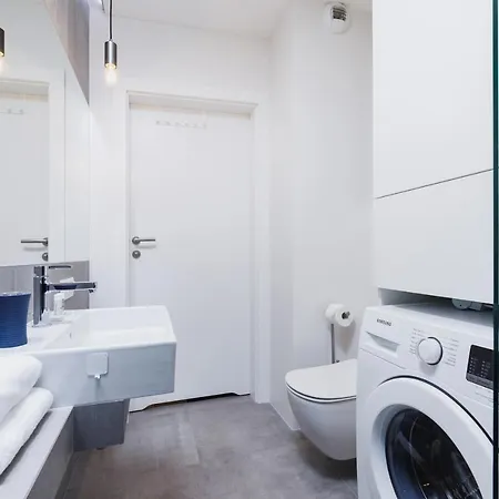 Wroclawska 69 Cracow By Renters Apartment *
