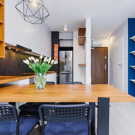 Wroclawska 69 Cracow By Renters Apartment